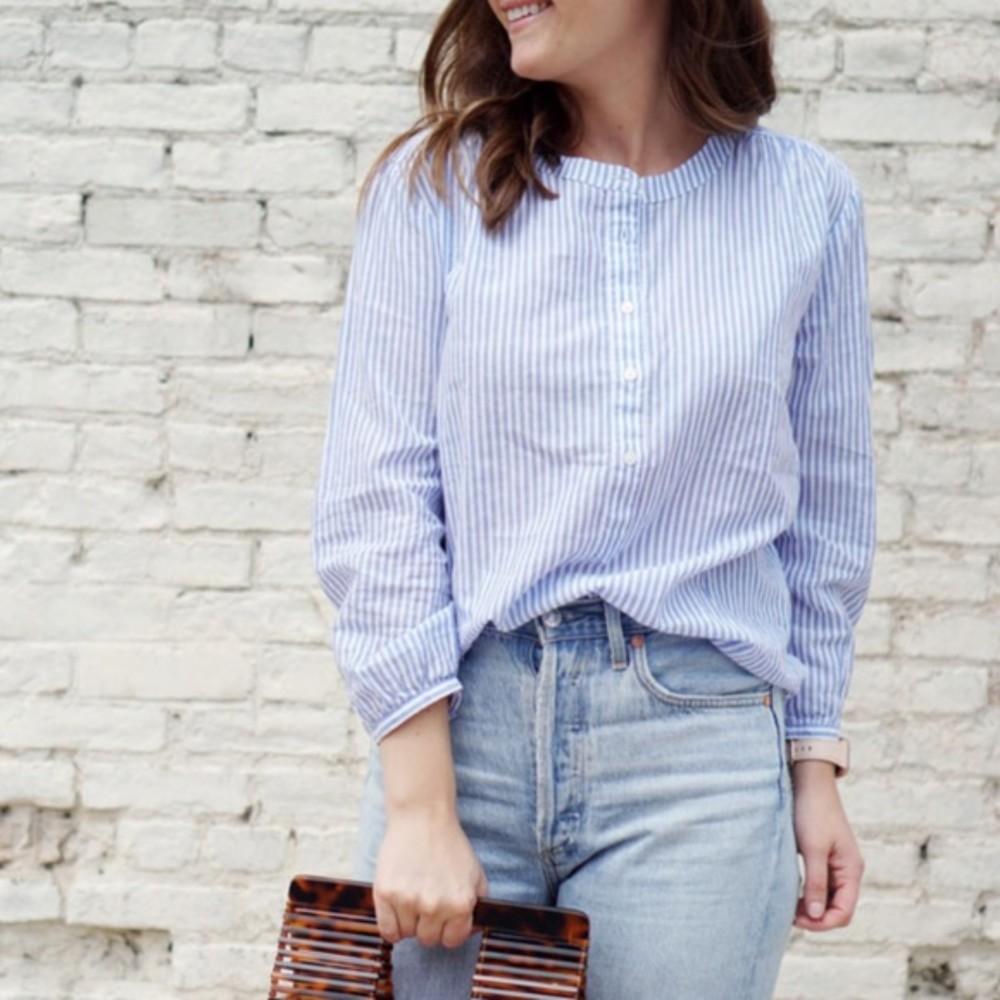 J Crew Striped Popover Shirt Women Large Blue and White Crew Neck Buttons L6578
